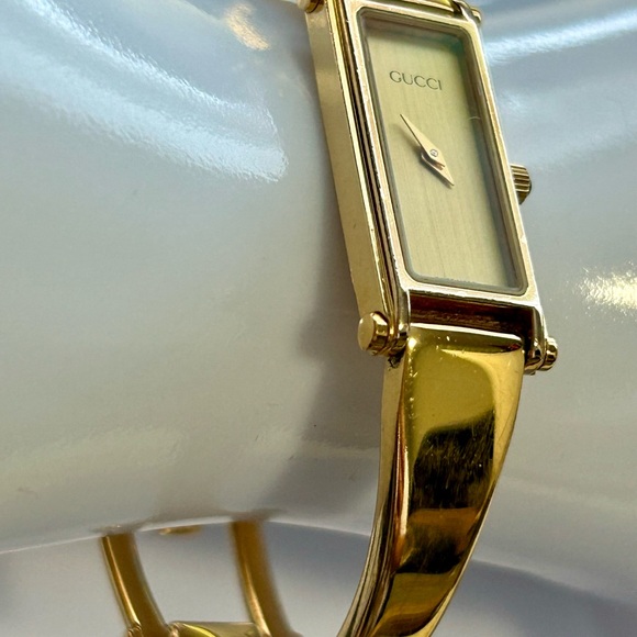 Gucci Gold Rectangular Women's Watch - Picture 6 of 14